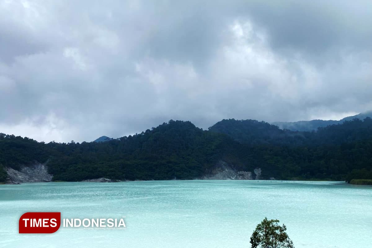 Menikmati Kesejukan Telaga Bodas, Surga Tersembunyi di Balik Kabut Garut